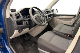 sininen Volkswagen Transporter 2018 kuva 8.