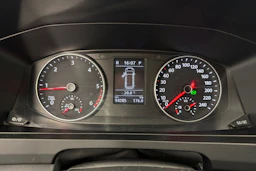 sininen Volkswagen Transporter 2018 kuva 13.