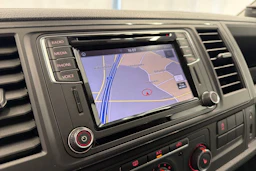 sininen Volkswagen Transporter 2018 kuva 15.