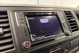 sininen Volkswagen Transporter 2018 kuva 16.