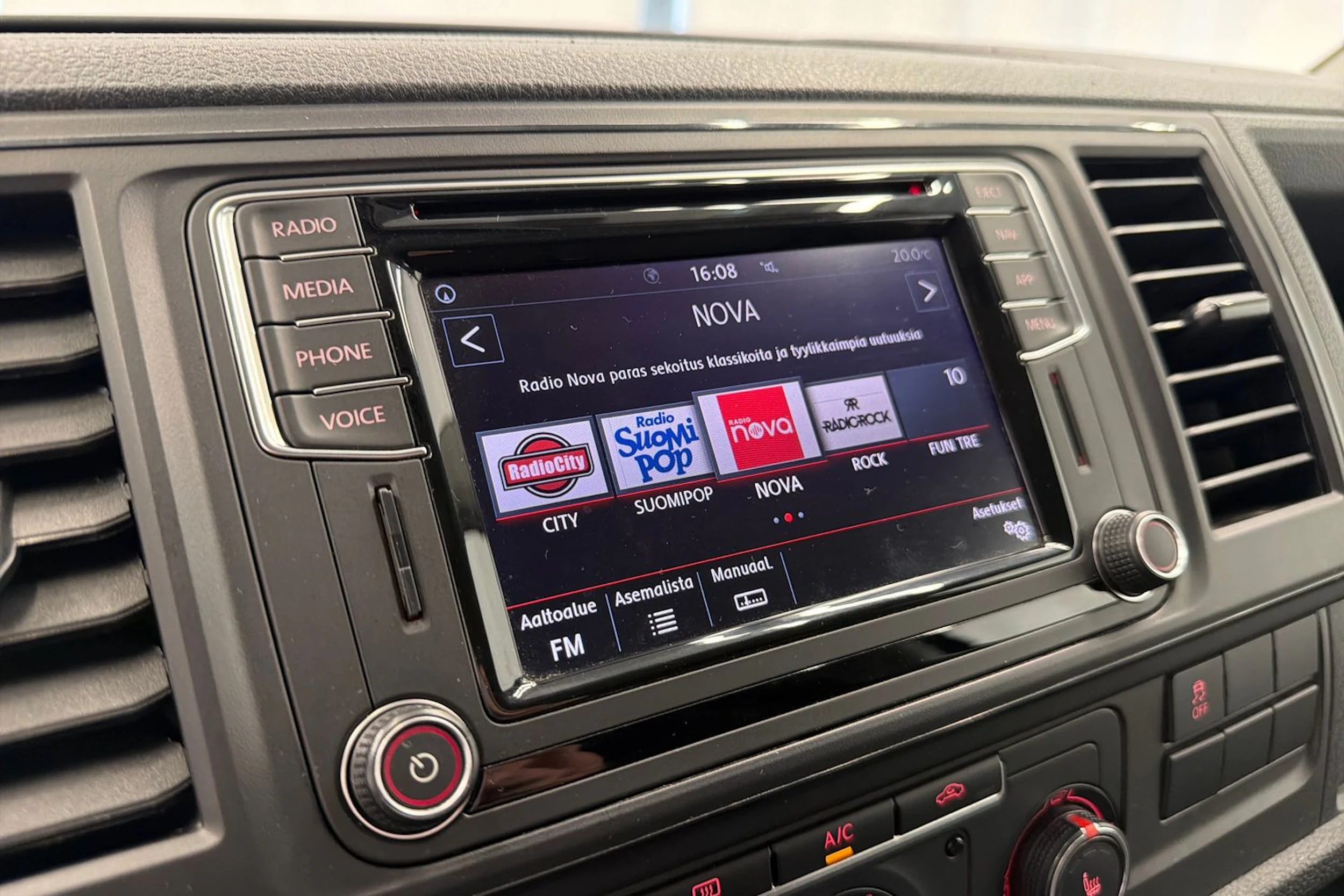 sininen Volkswagen Transporter 2018 kuva 17.