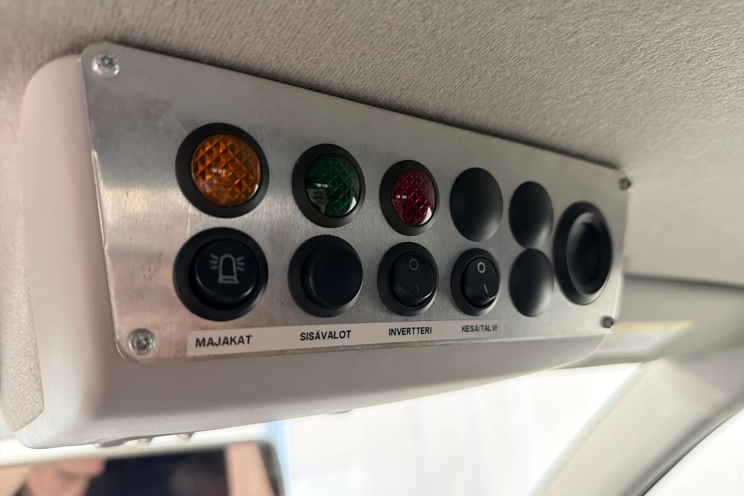 sininen Volkswagen Transporter 2018 kuva 22.