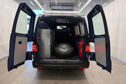 sininen Volkswagen Transporter 2018 kuva 30.