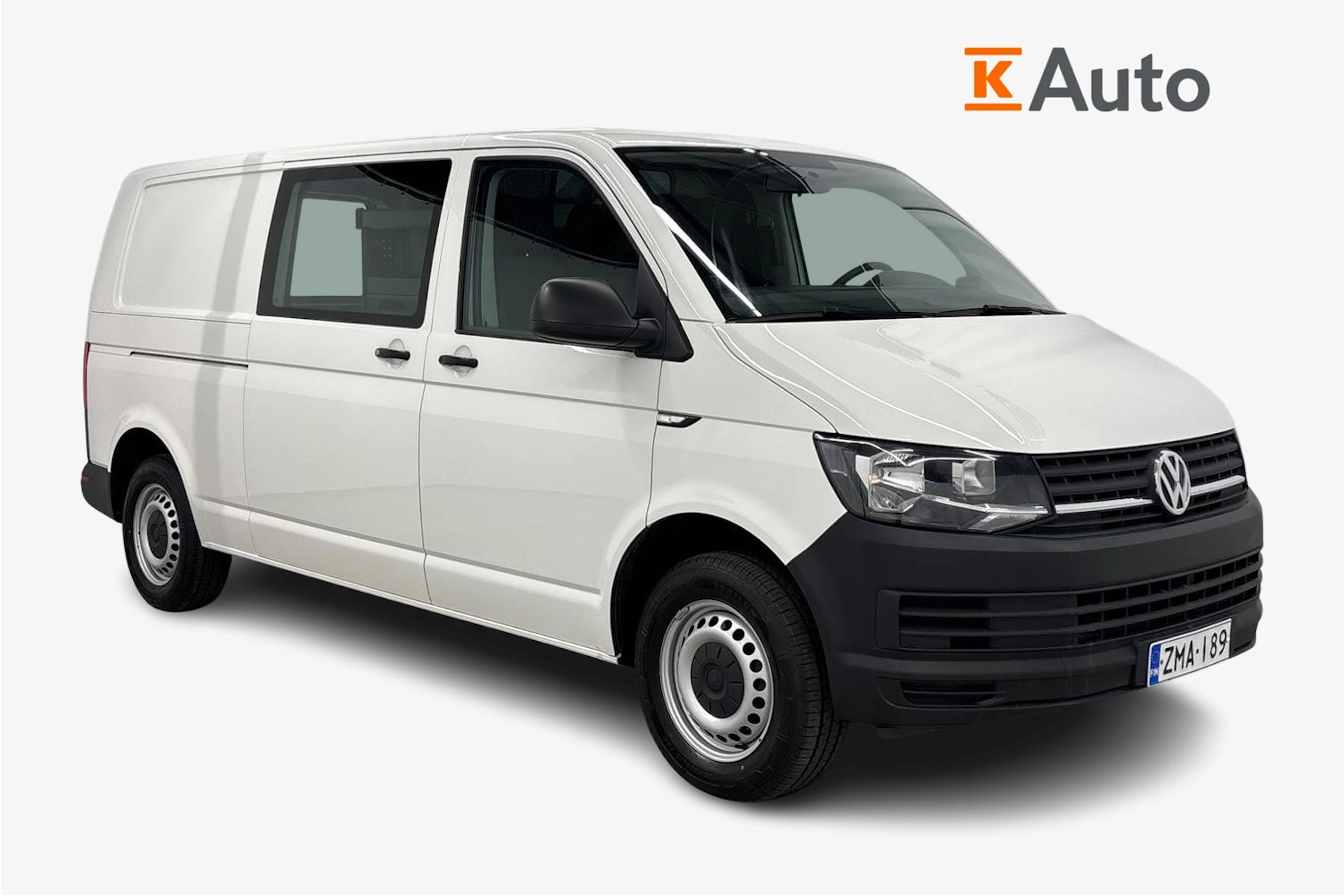 valkoinen Volkswagen Transporter 2018 kuva 1.