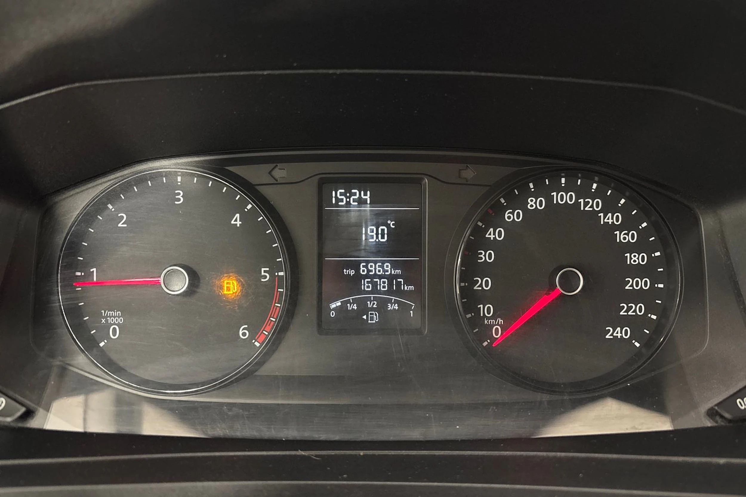 valkoinen Volkswagen Transporter 2018 kuva 11.