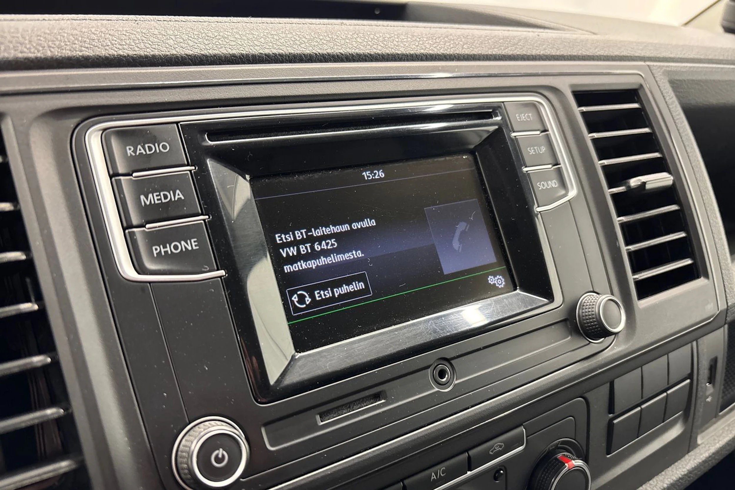 valkoinen Volkswagen Transporter 2018 kuva 15.