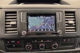 sininen Volkswagen Transporter 2018 kuva 9.