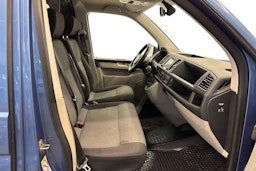 sininen Volkswagen Transporter 2018 kuva 11.