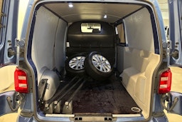 sininen Volkswagen Transporter 2018 kuva 15.