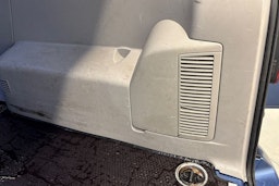 sininen Volkswagen Transporter 2018 kuva 16.