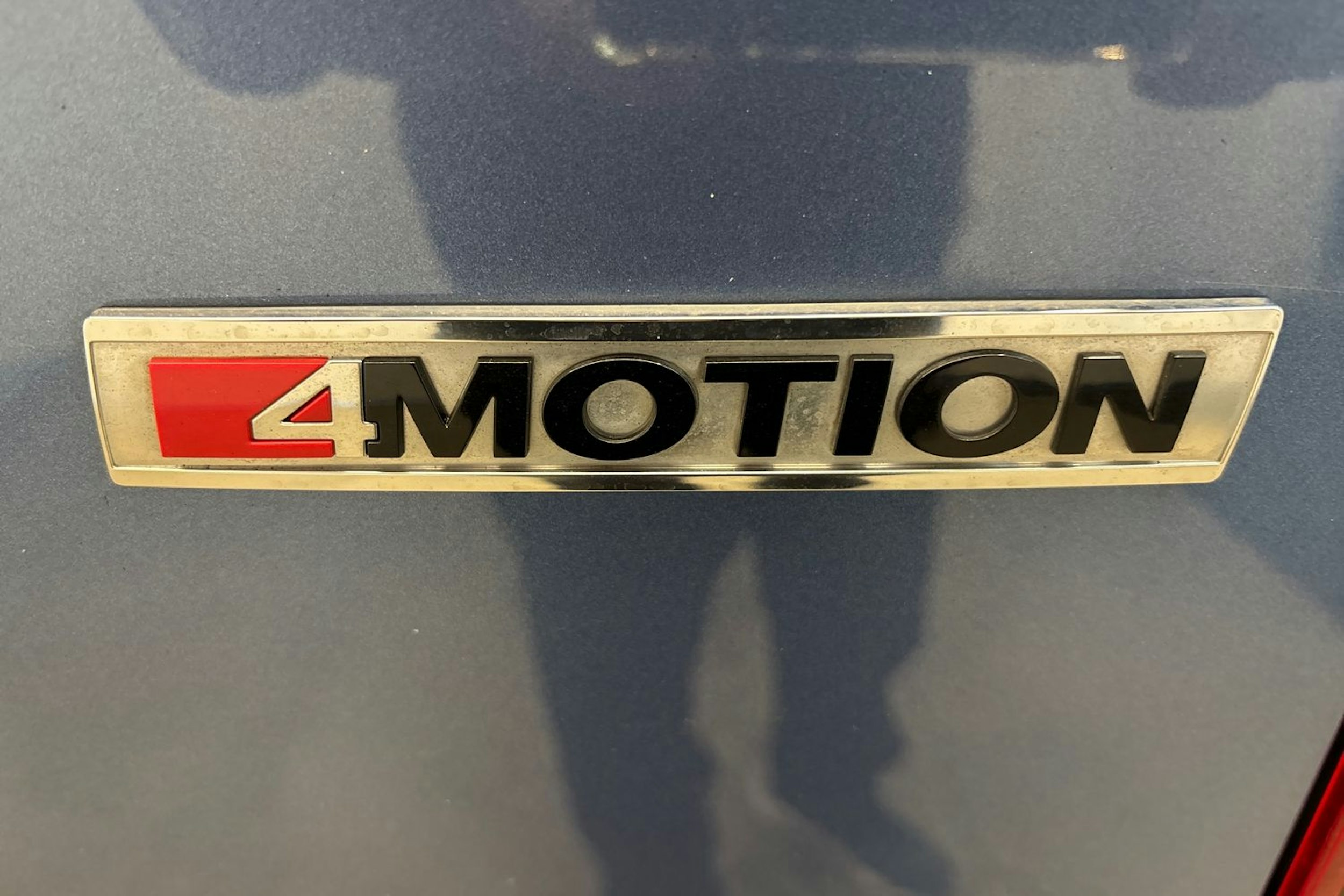 sininen Volkswagen Transporter 2018 kuva 18.