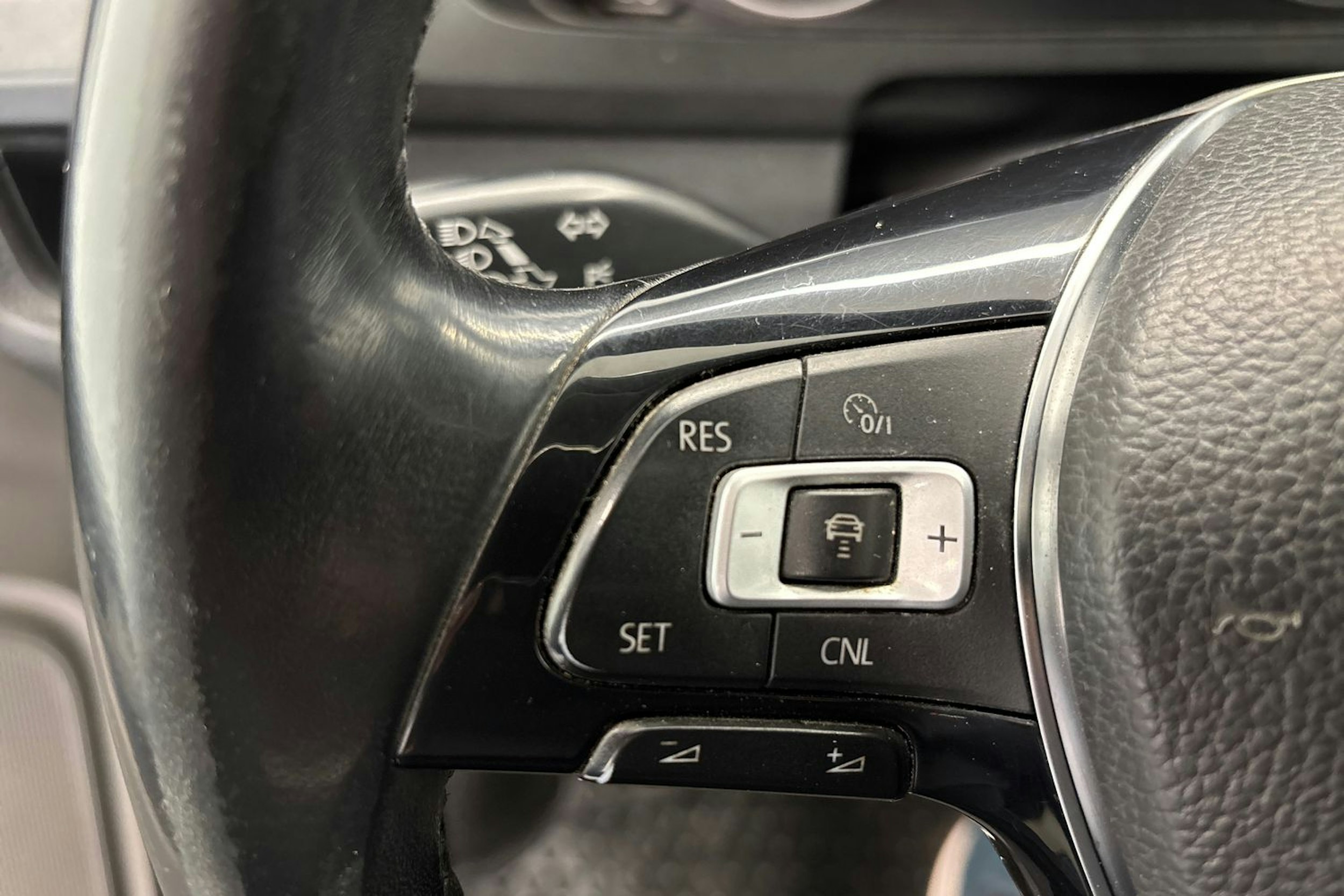 sininen Volkswagen Transporter 2018 kuva 26.