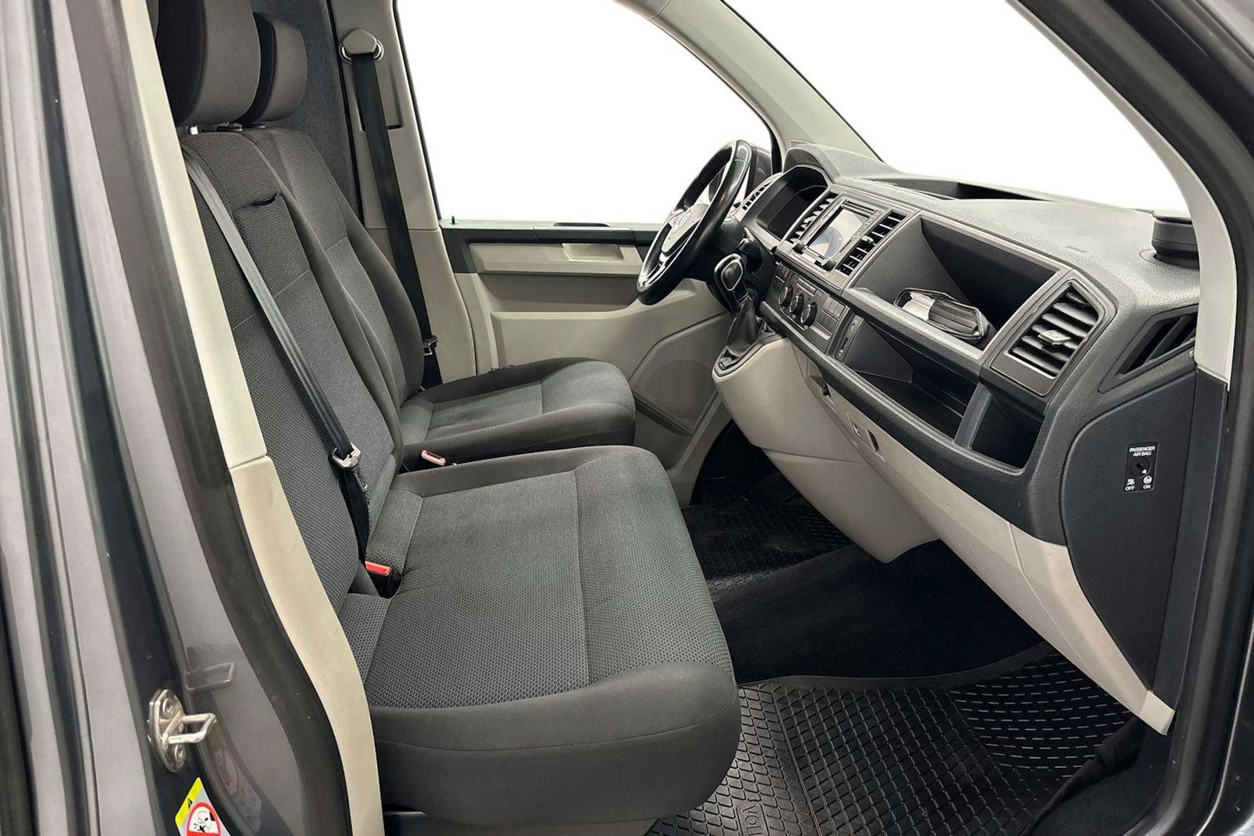 met. harmaa Volkswagen Transporter 2018 kuva 11.