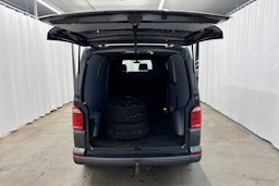 met. harmaa Volkswagen Transporter 2018 kuva 16.