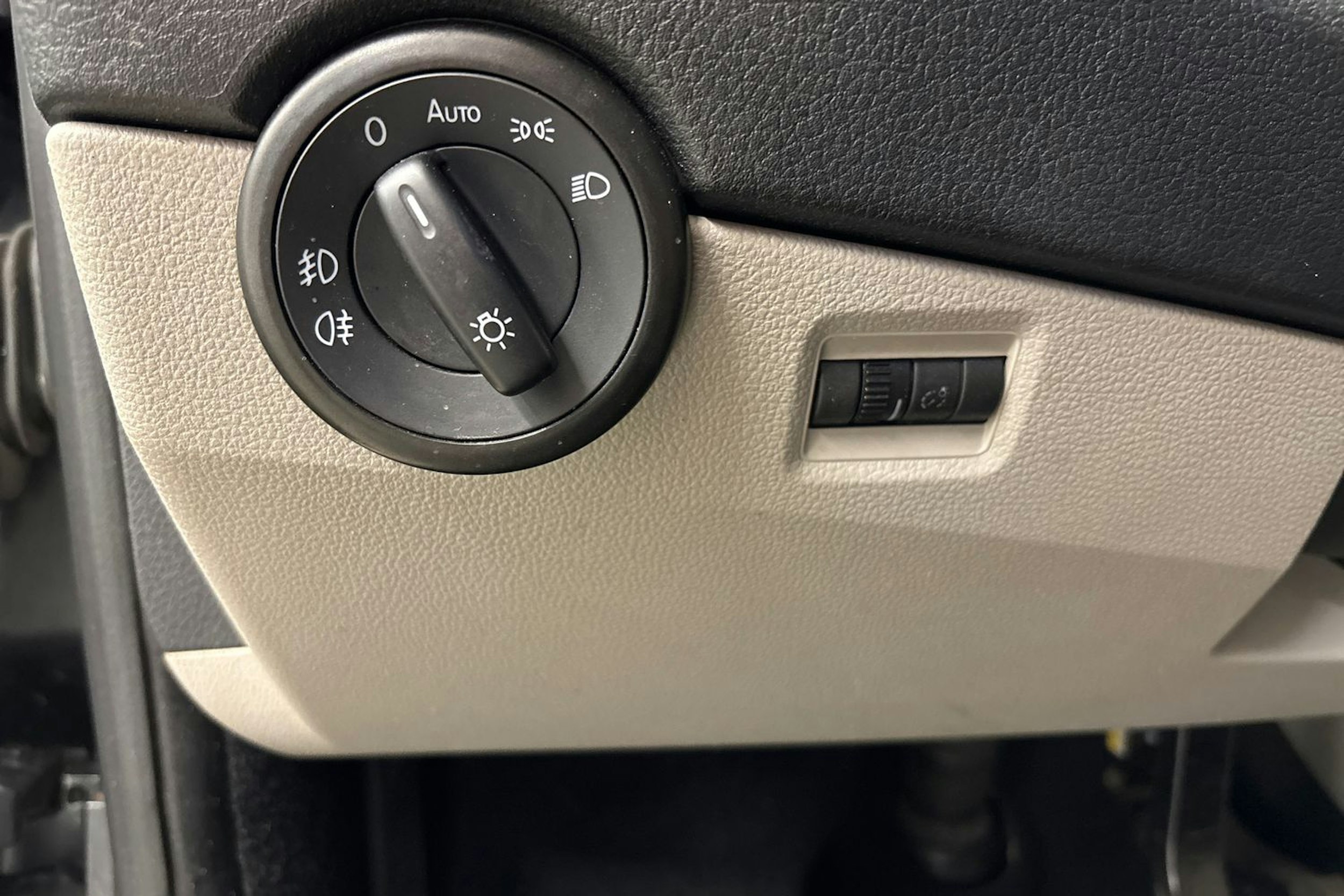 met. harmaa Volkswagen Transporter 2018 kuva 19.