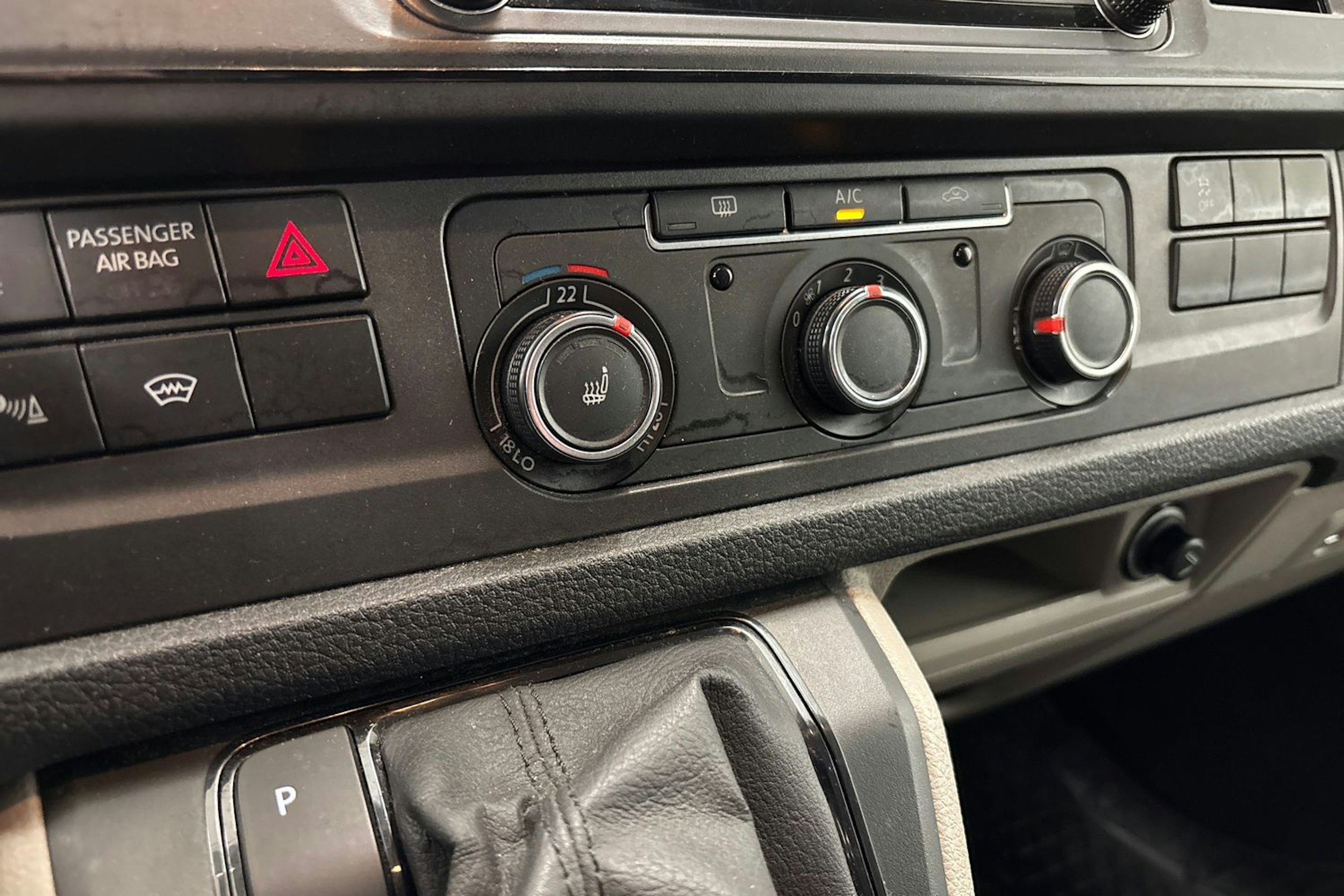 met. harmaa Volkswagen Transporter 2018 kuva 24.