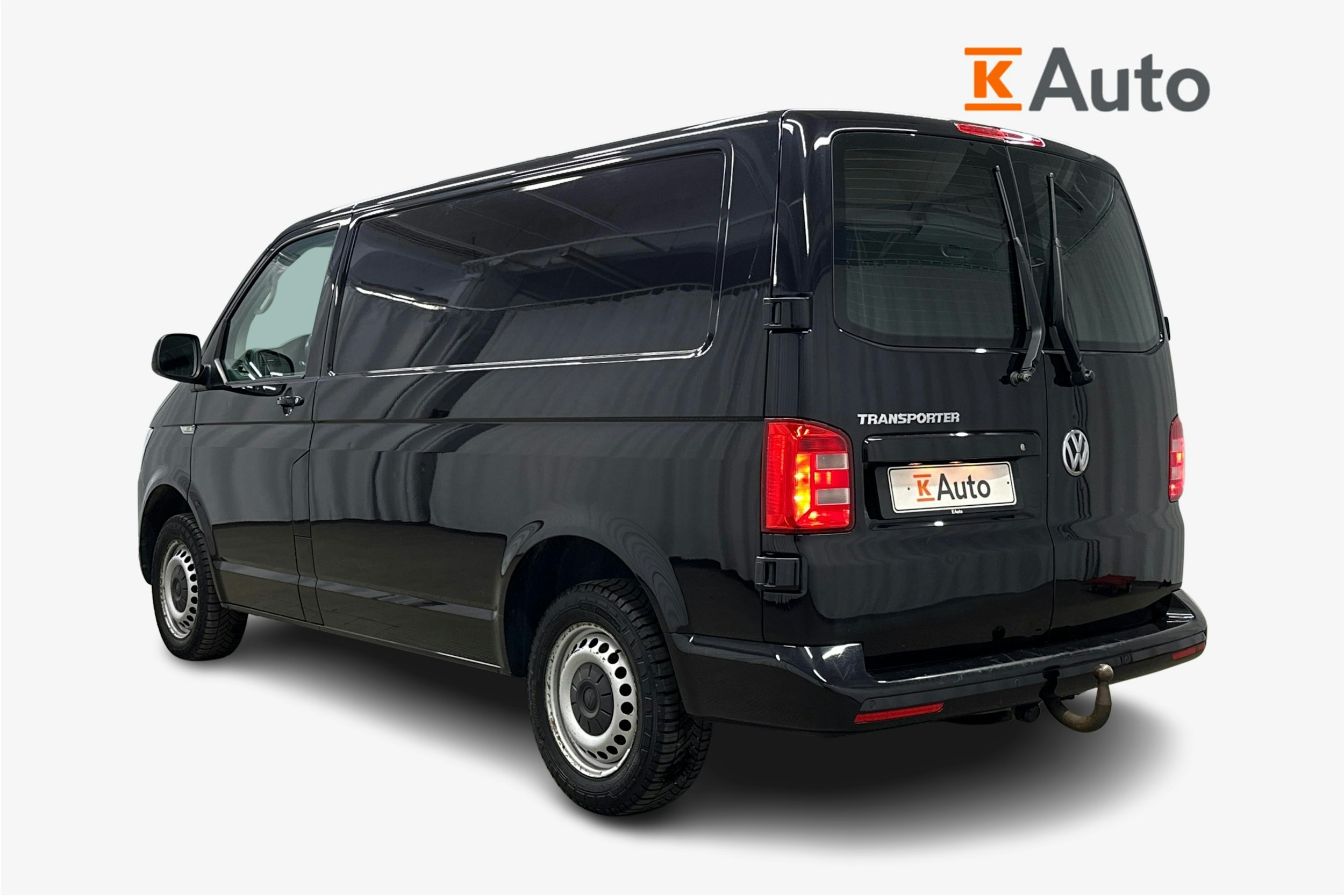 musta Volkswagen Transporter 2019 kuva 2.