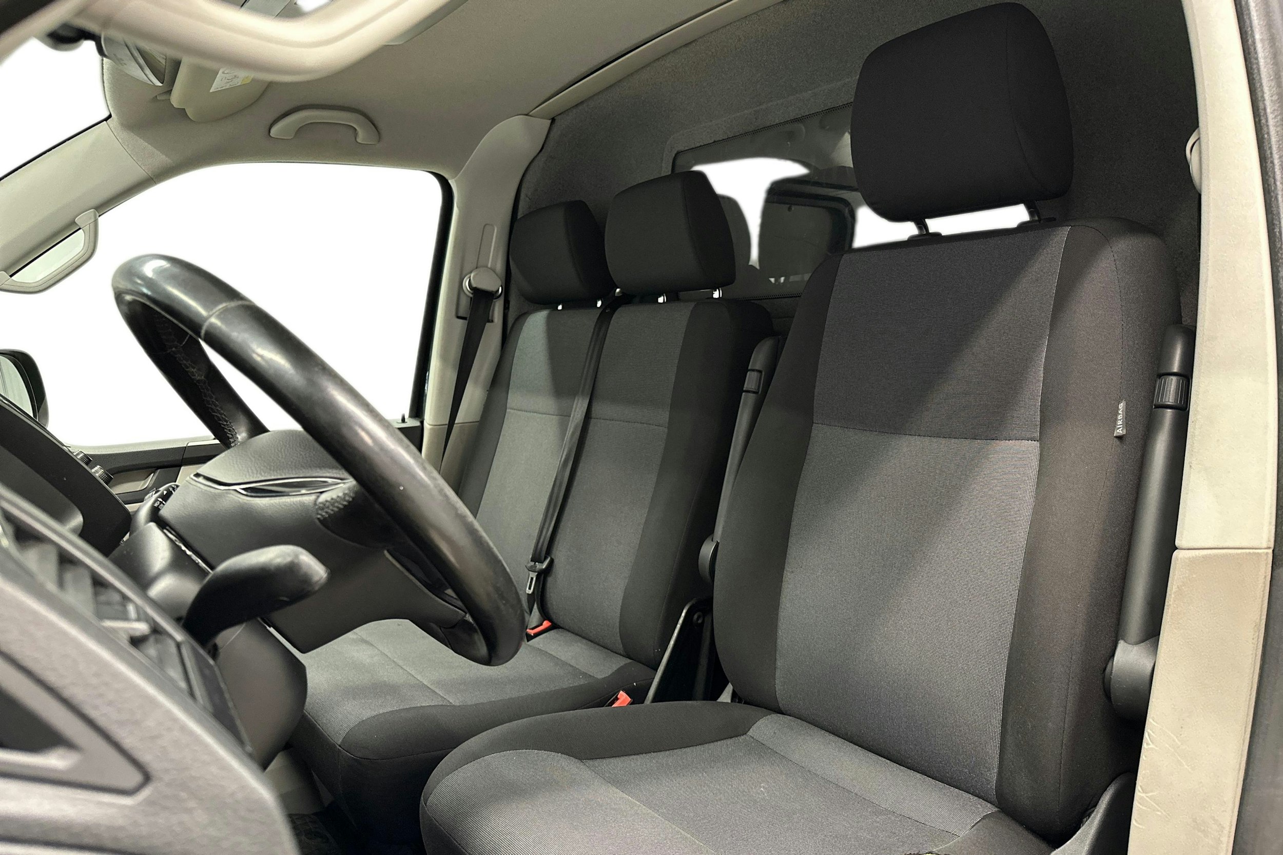 musta Volkswagen Transporter 2019 kuva 8.
