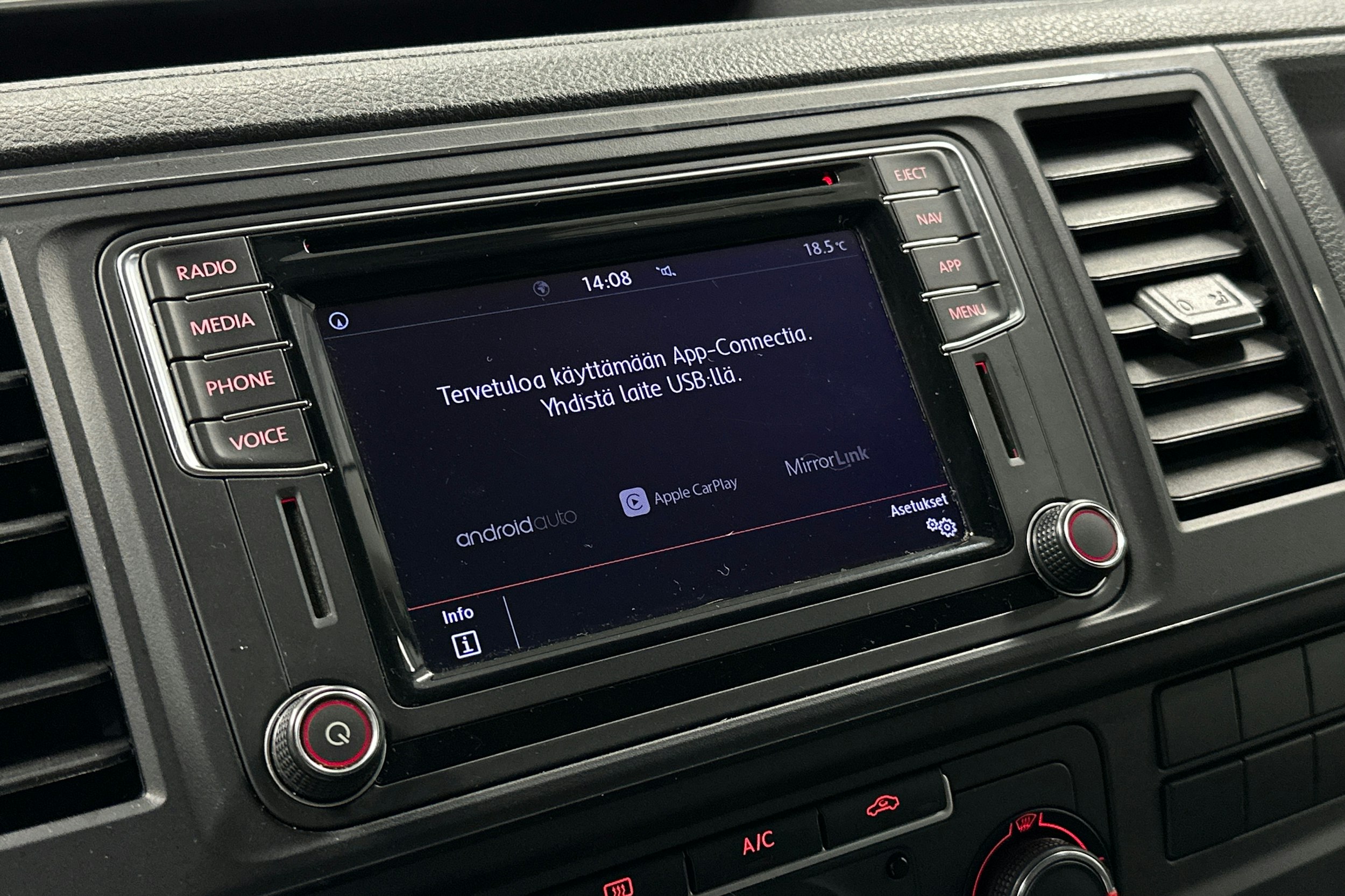 musta Volkswagen Transporter 2019 kuva 17.