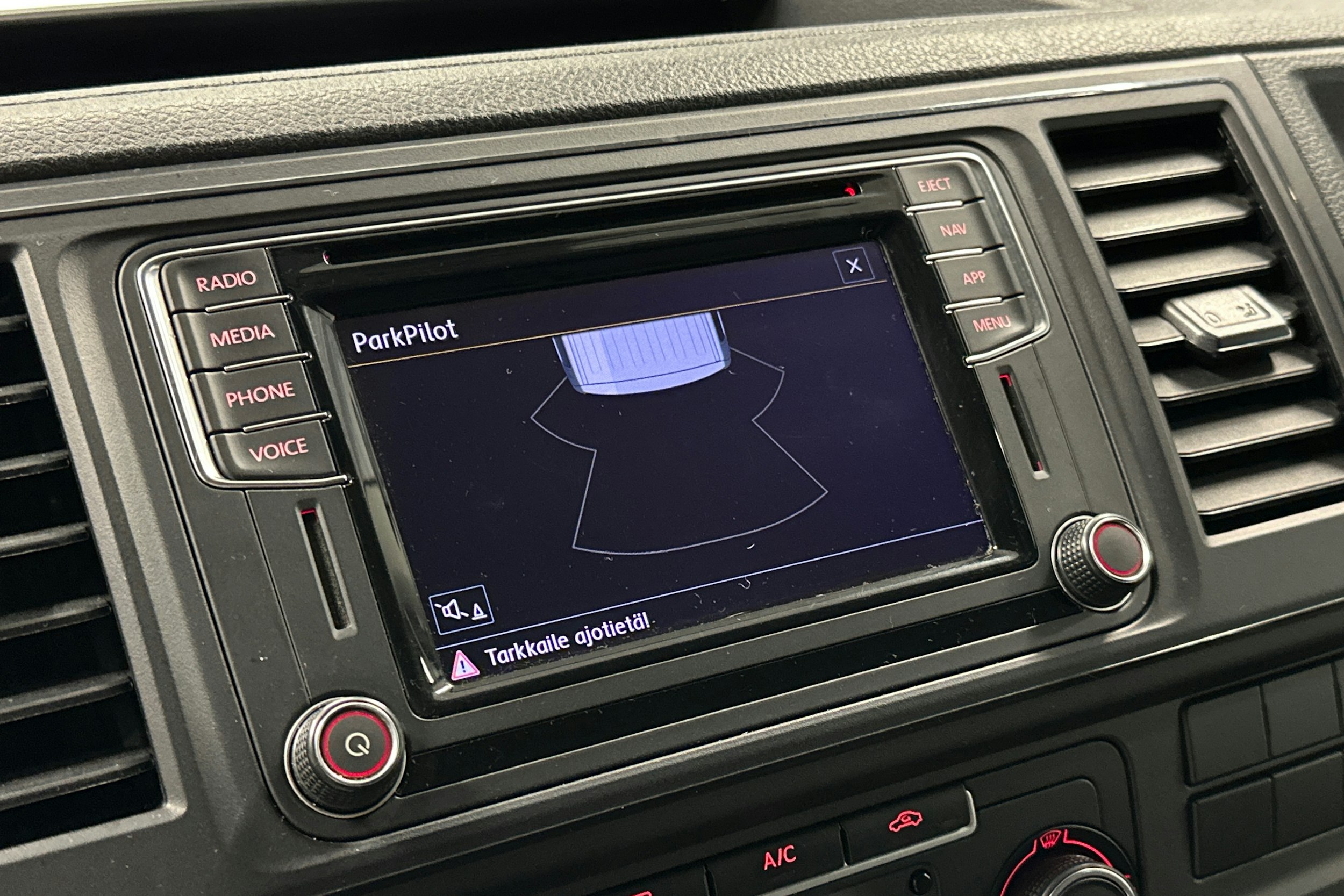 musta Volkswagen Transporter 2019 kuva 18.