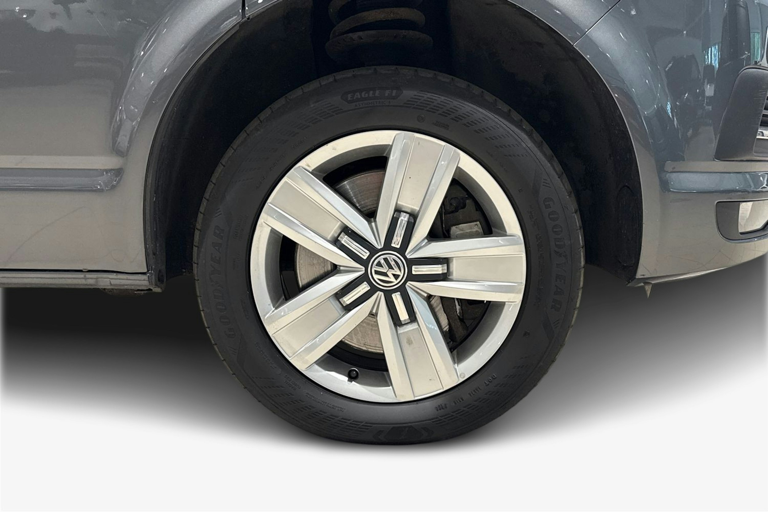 harmaa Volkswagen Transporter 2019 kuva 11.