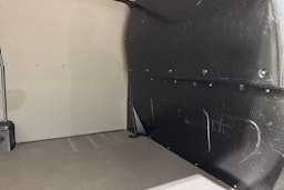 harmaa Volkswagen Transporter 2019 kuva 17.
