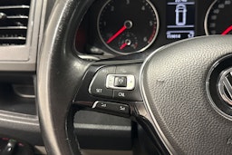 harmaa Volkswagen Transporter 2019 kuva 18.