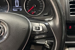 harmaa Volkswagen Transporter 2019 kuva 19.
