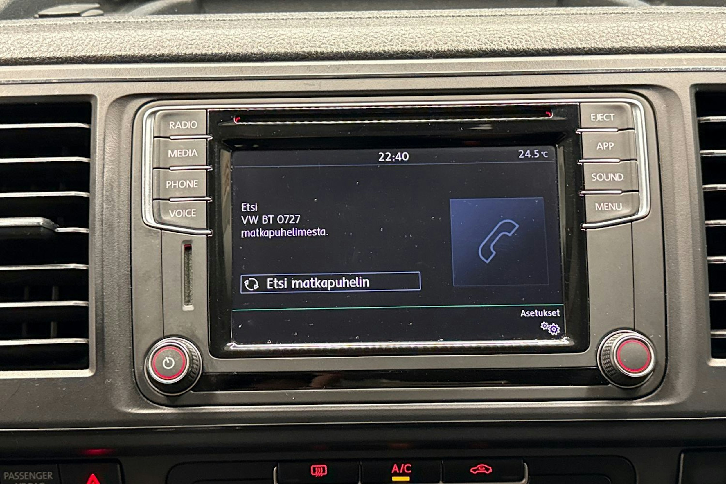 harmaa Volkswagen Transporter 2019 kuva 22.