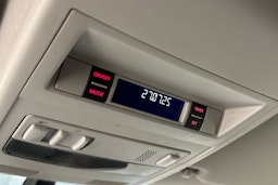 harmaa Volkswagen Transporter 2019 kuva 24.