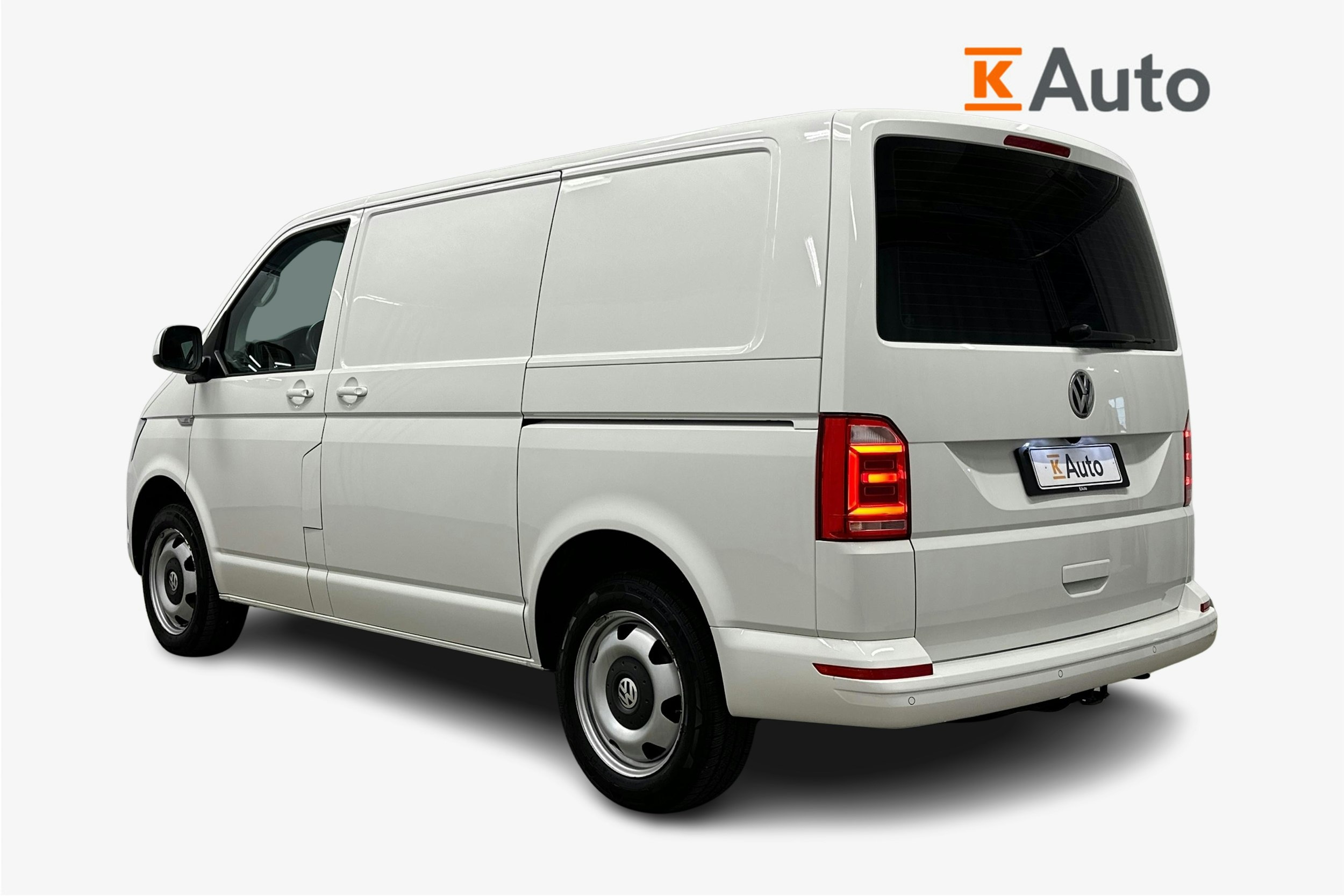 valkoinen Volkswagen Transporter 2019 kuva 2.