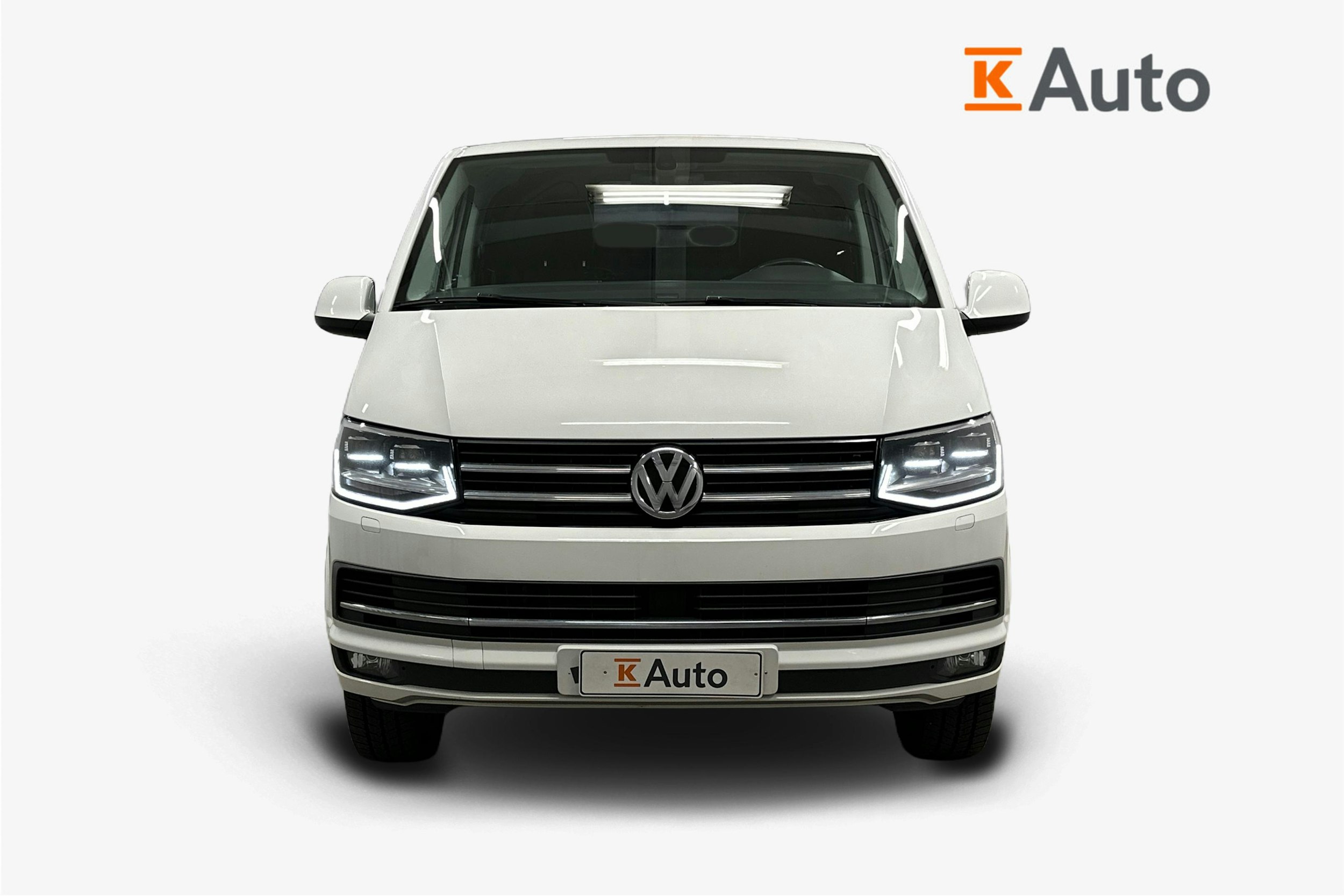 valkoinen Volkswagen Transporter 2019 kuva 4.