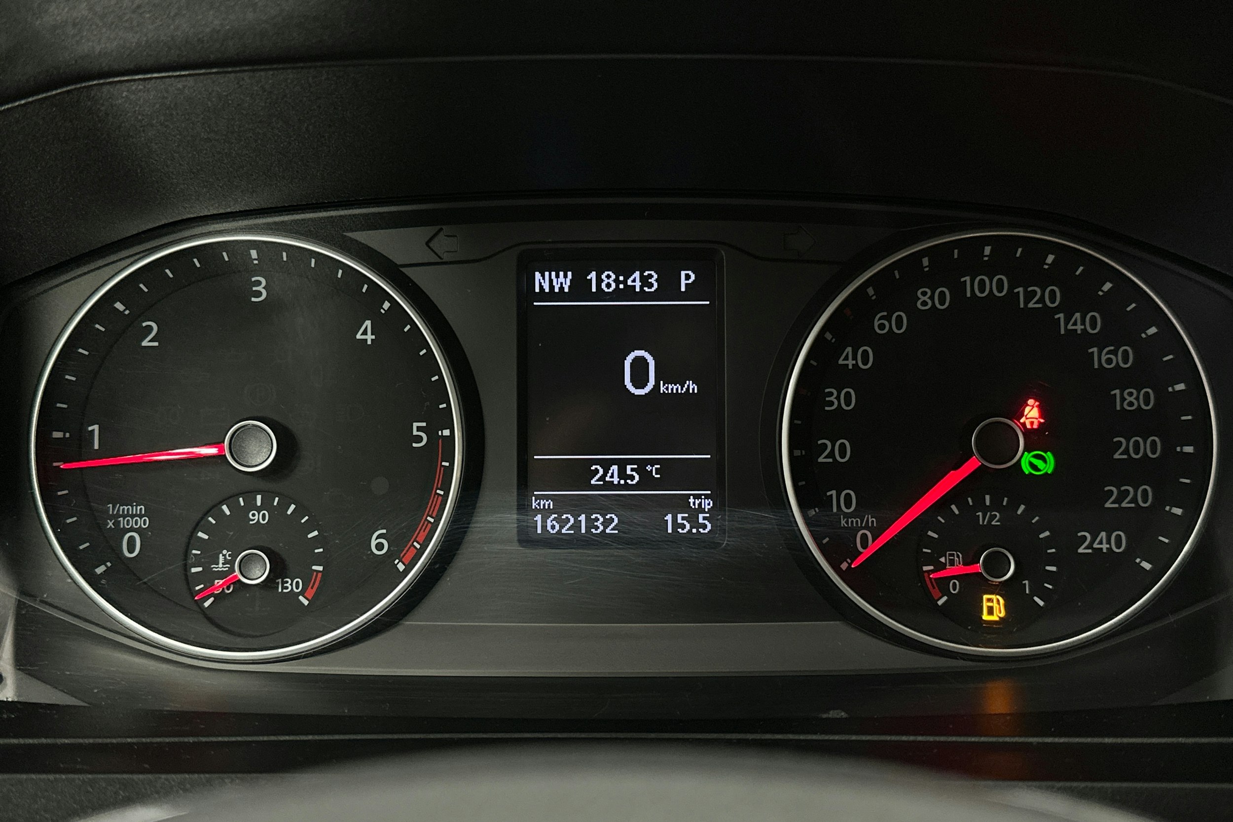 valkoinen Volkswagen Transporter 2019 kuva 16.