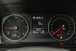 valkoinen Volkswagen Transporter 2019 kuva 16.