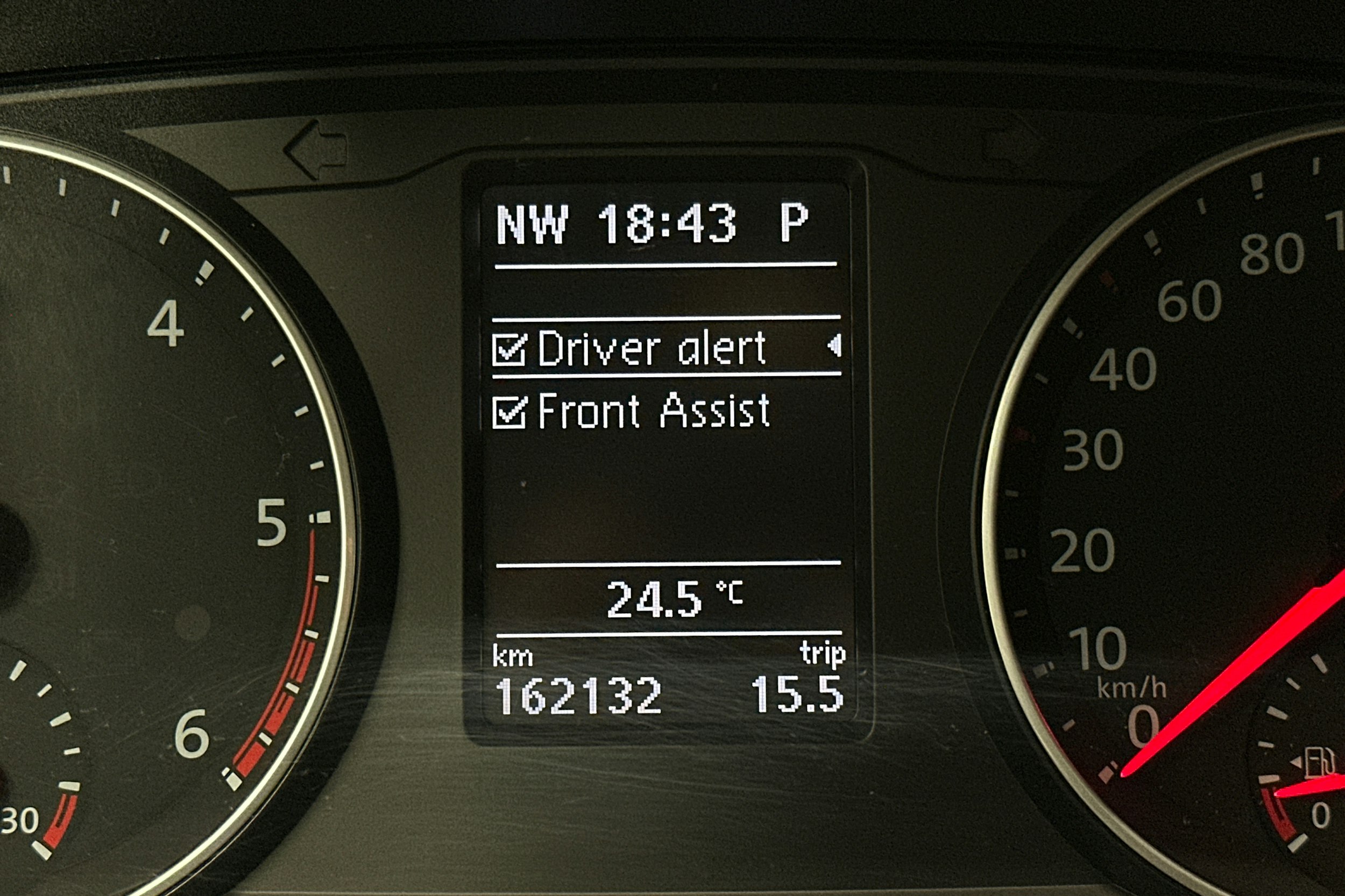 valkoinen Volkswagen Transporter 2019 kuva 17.