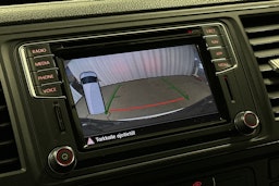 valkoinen Volkswagen Transporter 2019 kuva 21.