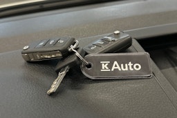 valkoinen Volkswagen Transporter 2019 kuva 24.