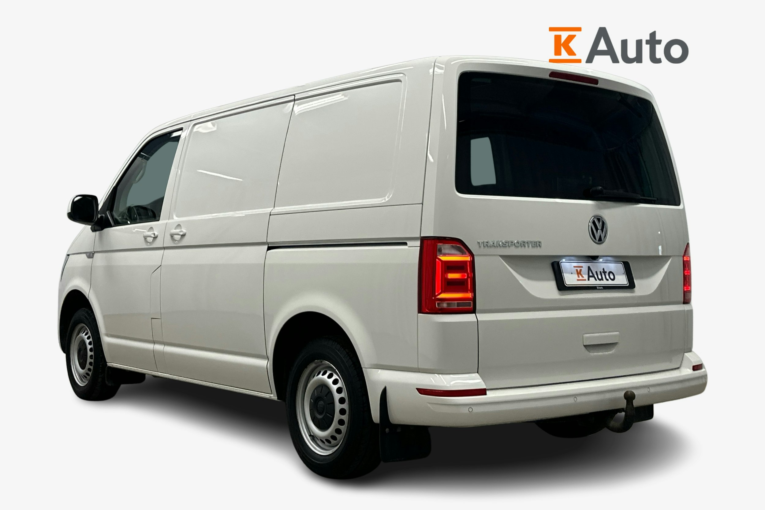 valkoinen Volkswagen Transporter 2019 kuva 2.