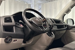 valkoinen Volkswagen Transporter 2019 kuva 6.
