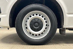valkoinen Volkswagen Transporter 2019 kuva 9.