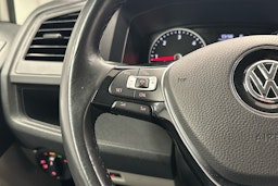 valkoinen Volkswagen Transporter 2019 kuva 11.