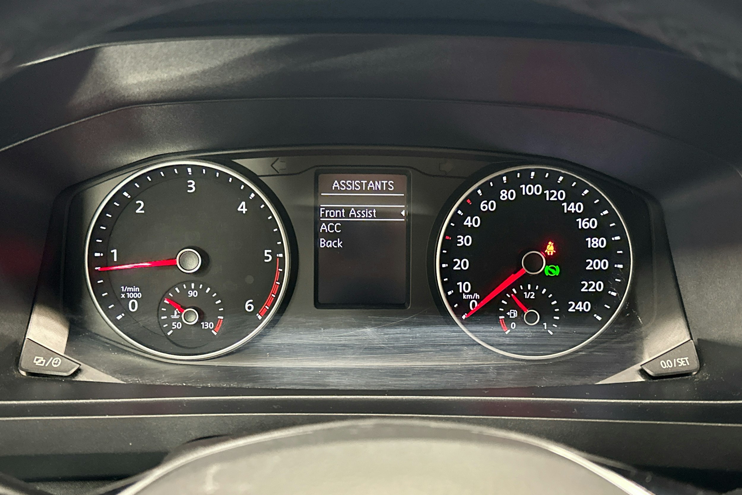 valkoinen Volkswagen Transporter 2019 kuva 18.