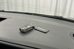 valkoinen Volkswagen Transporter 2019 kuva 24.