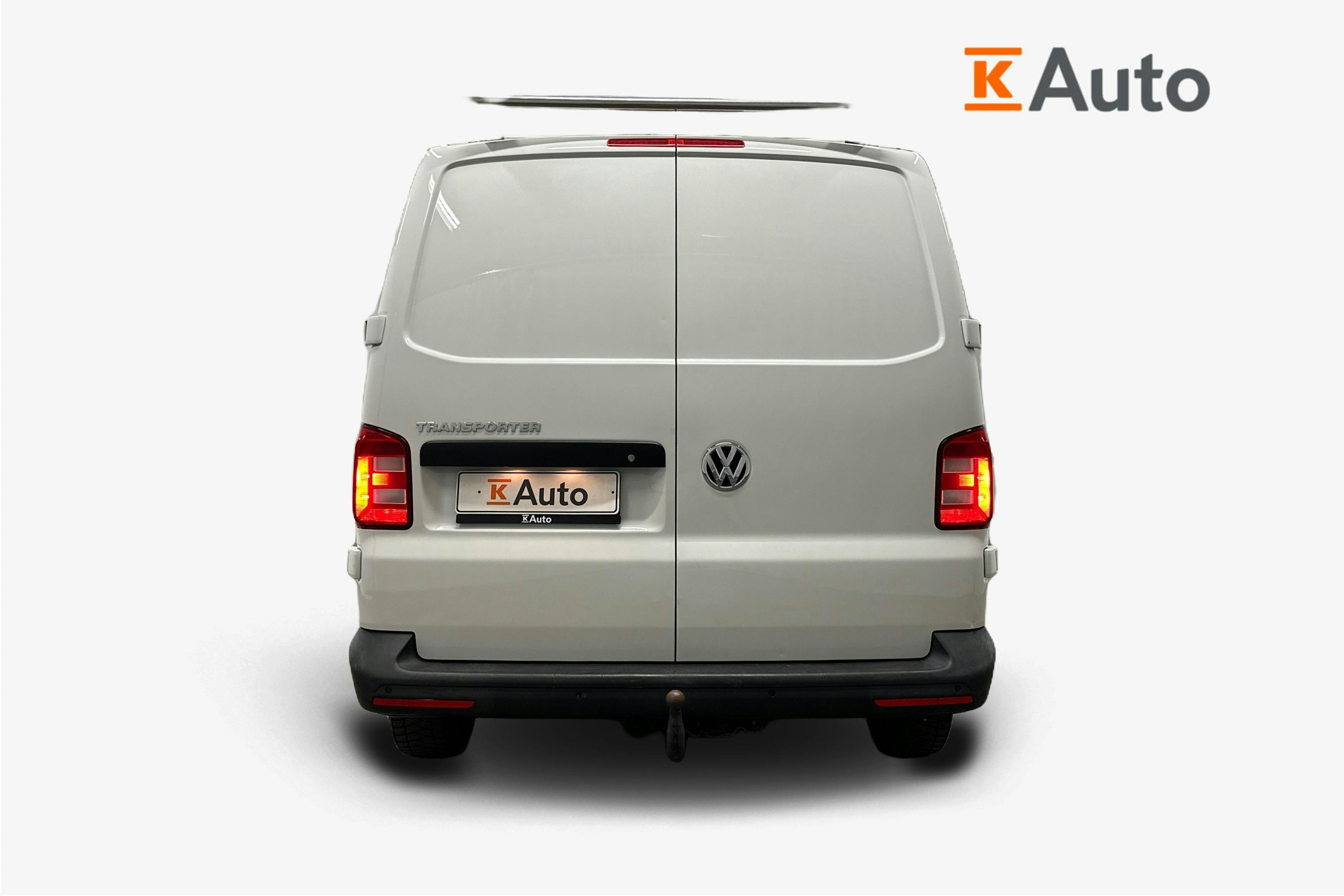 valkoinen Volkswagen Transporter 2019 kuva 3.