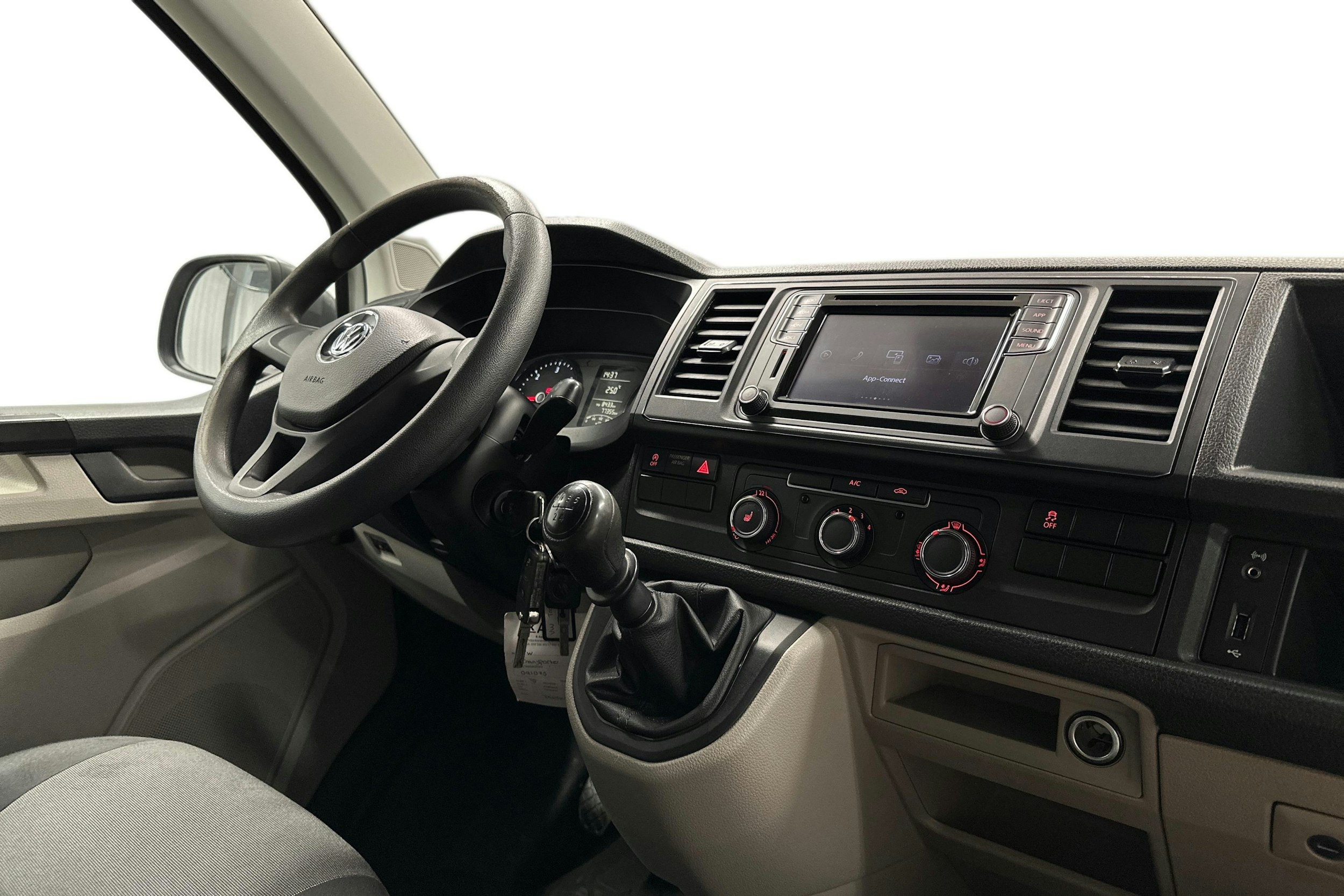 valkoinen Volkswagen Transporter 2019 kuva 7.