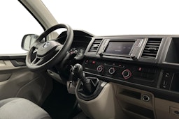valkoinen Volkswagen Transporter 2019 kuva 7.