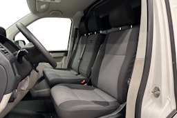 valkoinen Volkswagen Transporter 2019 kuva 8.