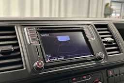 valkoinen Volkswagen Transporter 2019 kuva 15.