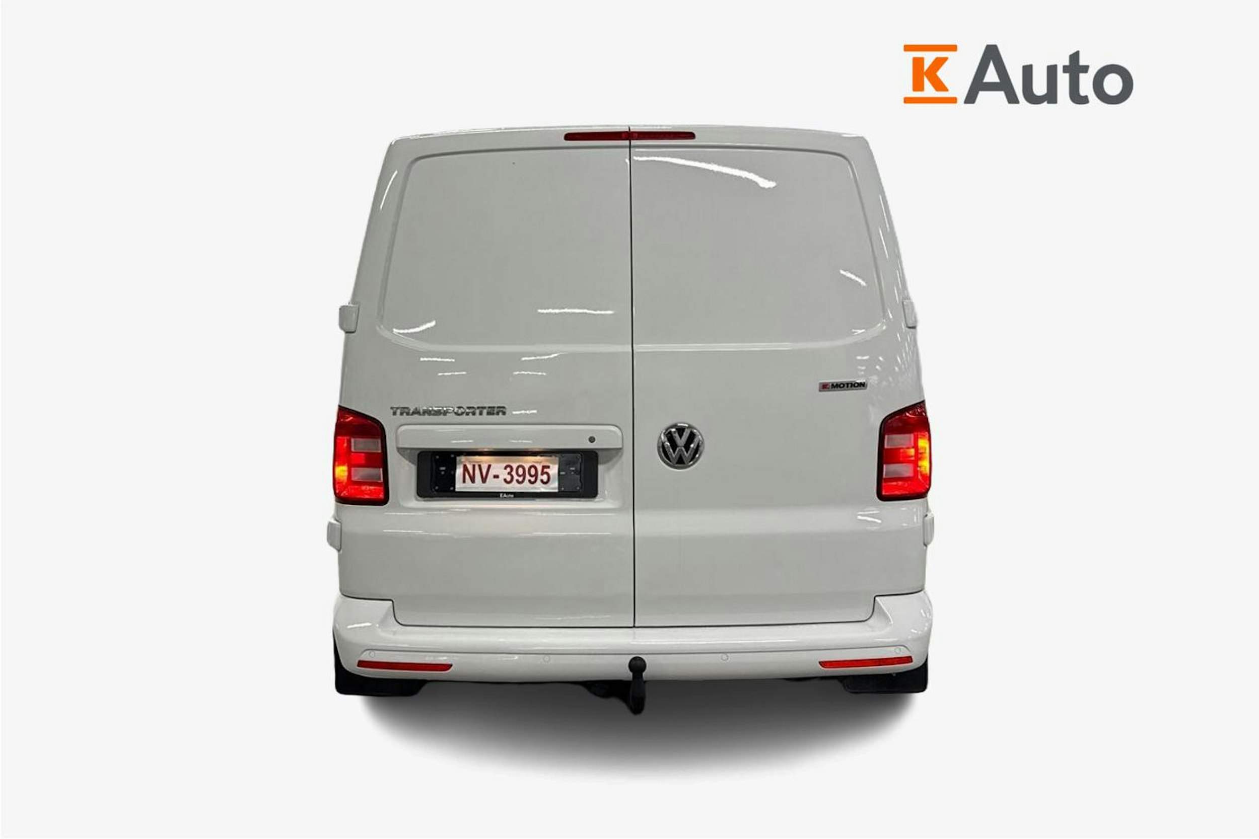valkoinen Volkswagen Transporter 2019 kuva 4.