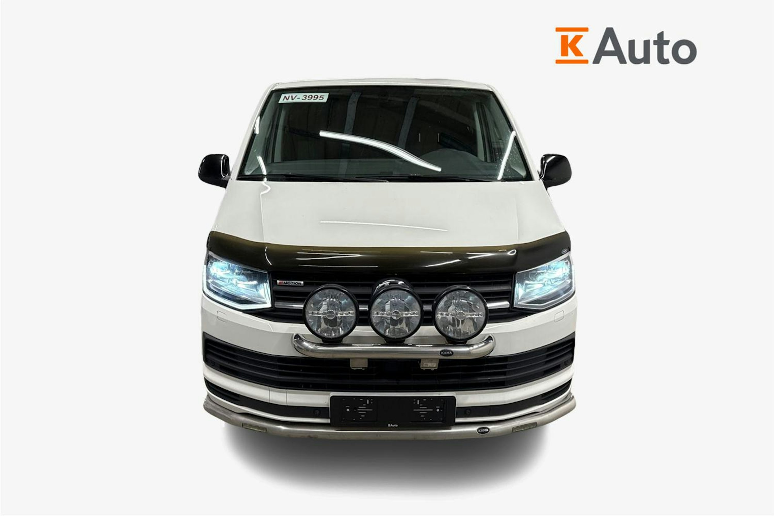 valkoinen Volkswagen Transporter 2019 kuva 5.